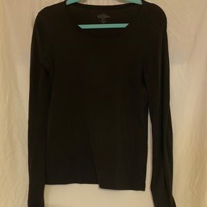 Black long sleeve tee